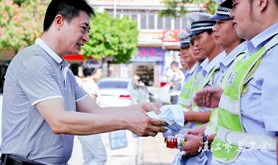 遂溪县总工会开展夏日“送清凉”活动