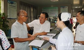 徐闻县总工会组织省劳模进行体检