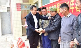 徐闻县总工会开展春节送温暖活动