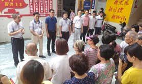 湛江市总工会中秋节前慰问兰石村贫困户