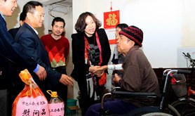 湛江市总工会开展春节送温暖活动