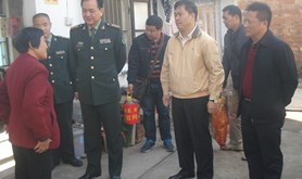 市领导到坡头区开展春节送温暖慰问活动