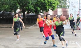 省农垦中心医院 “庆国庆”职工篮球赛开锣