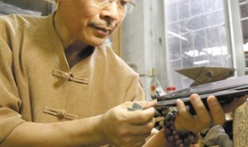 【湛江工匠③】李璋：在枯木头上演绎精彩