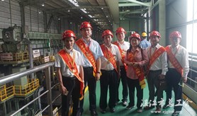 湛江500名产业工人齐唱赞歌祝福祖国
