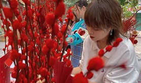 湛江卷烟厂业余爱好团队巧手插花迎新春