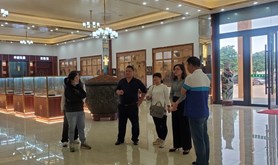 湛江市总工会技术人员到徐闻县指导“粤工惠App”实名推广和普惠服务工作