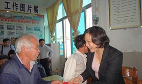 湛江市总工会到吴川帮扶点慰问扶贫送温暖