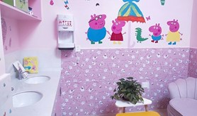 拓展多功能区　爱心妈妈小屋“有爱有温度”