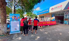 坡头区总工会开展“暖蜂行动”关爱快递员暨“粤工惠”推广活动