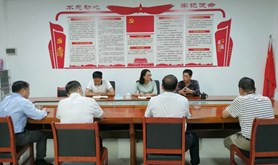 雷州市委副书记李小军到雷州市总工会走访调研