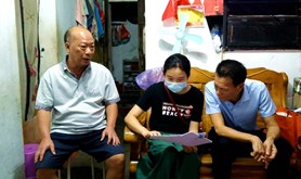 为群众办实事 多举措帮扶 助力困难职工温暖过冬