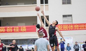 霞山临港产业转移工业园首届职工篮球赛开幕