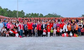 庆三八 健身心 展风采