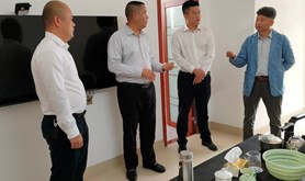 市总工会领导看望慰问驻镇工作队员