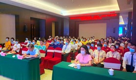 雷州市总工会开展“劳模进社区、进校园、进企业”宣讲活动