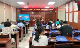 海滨街道工委会开展“文明礼仪展风采，共建和谐新家园”公益讲座