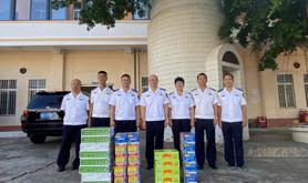 深入一线送清凉   滴滴关怀暖人心——湛江航标处工会开展夏季送清凉活动