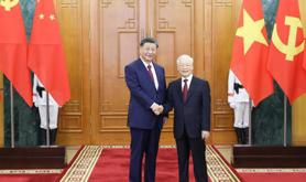 元首外交｜手拉手 情谊深