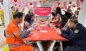 霞山区建设街道工委会开展“正月十五，猜灯谜包汤圆闹元宵”活动