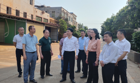 湛江市总工会领导到徐闻县开展“平安夜访”活动