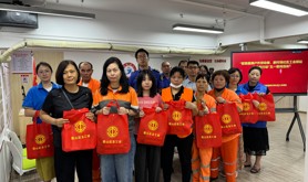 霞山区建设街道开展“致敬最美户外劳动者，新村场社区工会驿站补给在行动”五一慰问活动