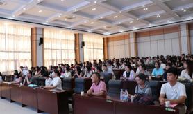 湛江市总工会开展“凝心铸魂跟党走，团结奋斗新征程”劳动模范先进事迹宣讲进校园活动