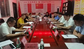 湛江市总工会主要领导到经开区开展“平安夜访”活动