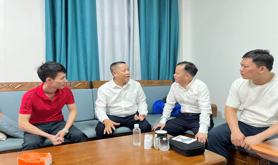 湛江市总工会领导到雷州市快递行业工联会调研