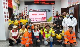 霞山区建兴社区工会驿站开展“爱在驿站 冬日送暖”主题活动
