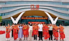 湛江市总工会举办“粤韵春晖，致敬环卫玫瑰”慰问女环卫工人暨女性健康讲座活动