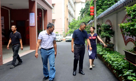 湛江市总工会领导到市工会干部学校督导检查蚊媒传染病防控工作