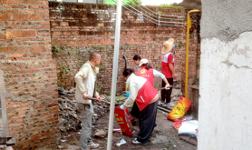 霞山区新园街道工会开展爱国卫生运动统一行动