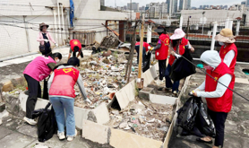 霞山区友谊街道海港社区工会开展“共防蚊媒疫情，守护家园平安”主题活动
