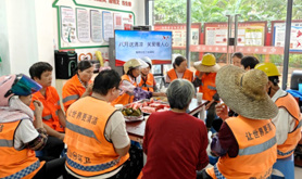 霞山区新园街道银苑社区工会驿站开展八月送清凉公益活动
