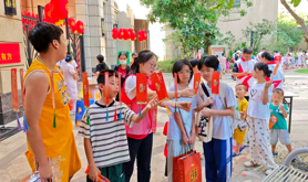 霞山区保利社区工会驿站开展中秋节游园活动