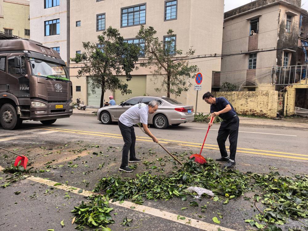 8ee374b9422b4565a3f30772a50b7c36.jpg 8ee374b9422b4565a3f30772a50b7c36.jpg