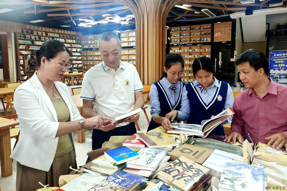 22f46b0d1dad40fdbbacac6cb5c668ed.jpg 22f46b0d1dad40fdbbacac6cb5c668ed.jpg