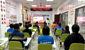 霞山区建兴社区工会驿站开展敬老助劳双关怀慰问活动