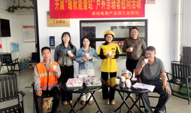 霞山区南站电商产业园工会驿站开展户外劳动者慰问活动