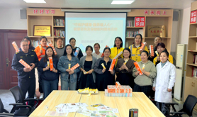 霞山区建设街道职工之家开展“中医护健康 服务暖人心”慰问活动