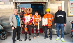 霞山区麻登社区工会驿站开展关爱户外劳动者困难家庭慰问活动