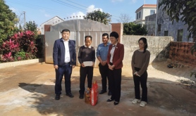 徐闻县总工会领导到城北乡开展春节期间走访慰问活动