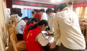 坡头区总工会联合区妇幼保健院开展“两癌”免费筛查服务活动