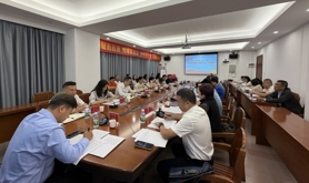 霞山区总工会召开庆“五一”国际劳动节劳模座谈会