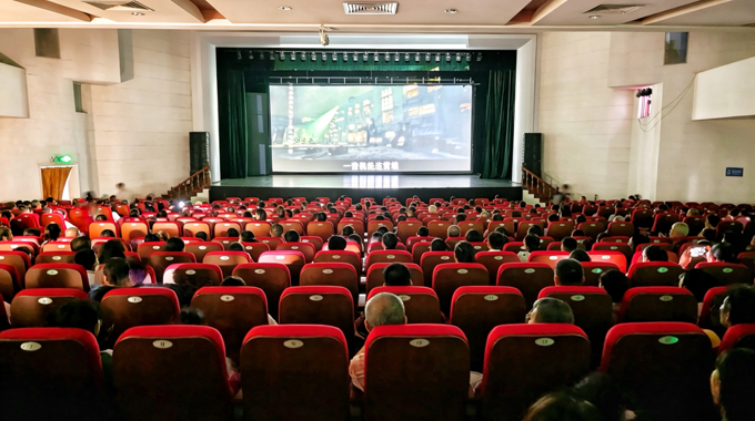 光影传温情 工会暖人心！湛江市总工会开展公益电影免费放映活动